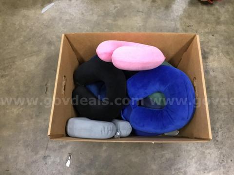 1 Lot of Travel Neck Pillows