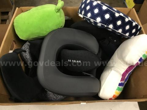 1 Lot of Travel Neck Pillows