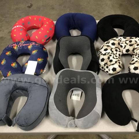 1 Lot of Travel Neck Pillows