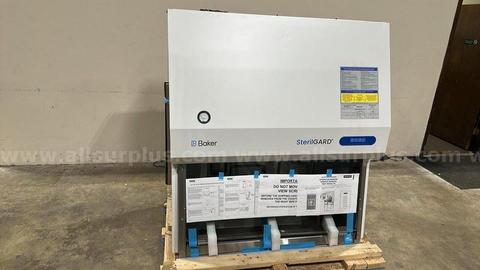 Baker CY401 SterilGARD Bio Safety Cabinet with table