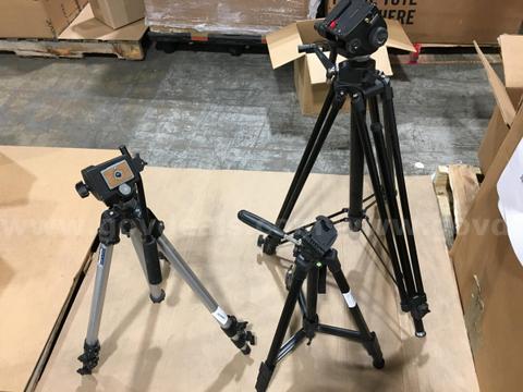 MIXED LOT OF 3 TRIPODS BOGEN/MANFROTTO/VICTIV