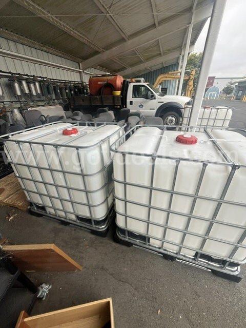 3 265 galoon bulk tanks