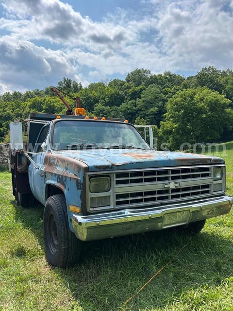 1987 Chevrolet R30 w/ Dump Bed and Hoist