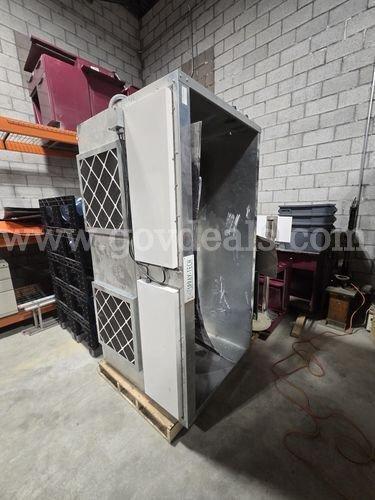 2006 Spray-Tech Fume & Paint Booth