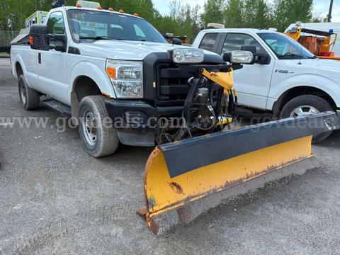 2011 Ford F-350 SD XL 4WD With sander and plow