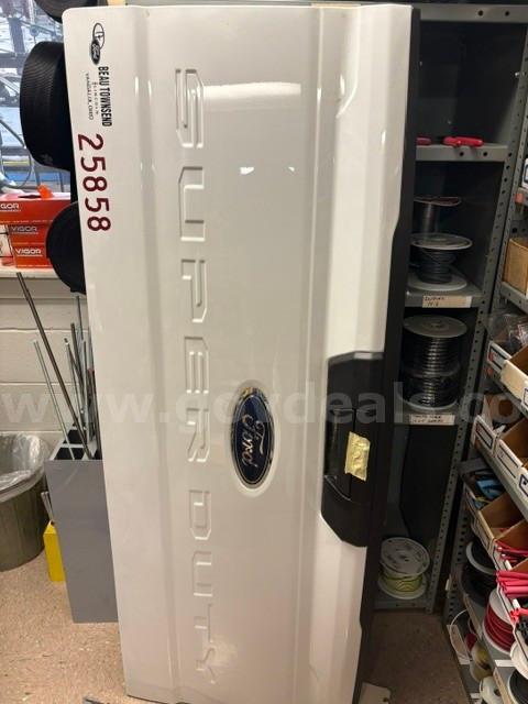 2025 Ford F-350 Tailgate