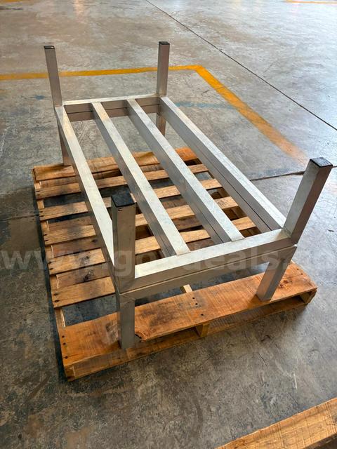 Food storage shelves, lot of 2