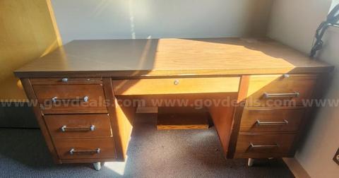 Desk - Wood - 7 Drawers & 2 Letter writing pullouts