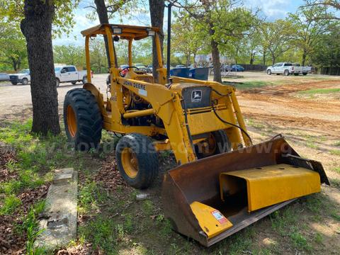 John Deere 401D Tractor Loader