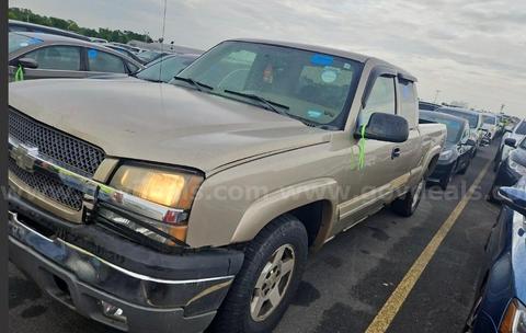 2005 Chevrolet Silverado 1500 Z71 Ext. Cab Short Bed 4WD