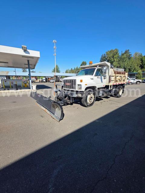 1996 GMC C7H042 w/Plow **Low Miles**