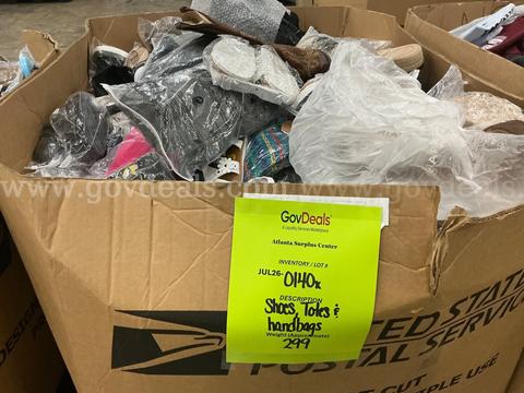 Apparel: Manually Sorted "Shoes, Handbags and Totes" (JUL26-0140X)
