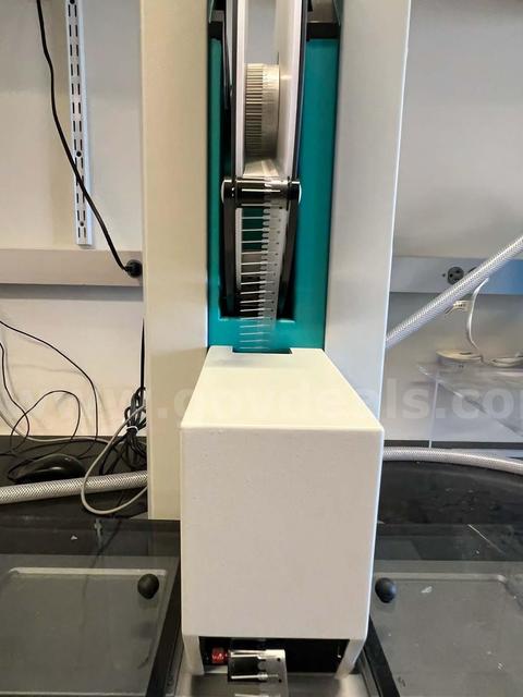STP Labtech Mosquito Crystallization Robot