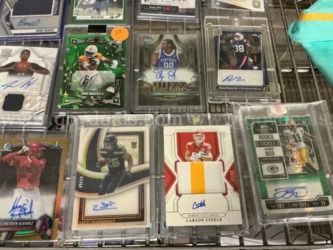 Collectible: Sport cards & Memorabilia ( JUL26-H017)