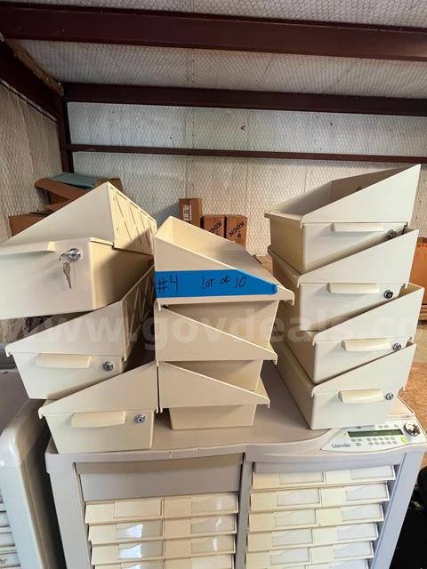 Lockboxes - Lot of 10 Wall mount plastic lockboxes