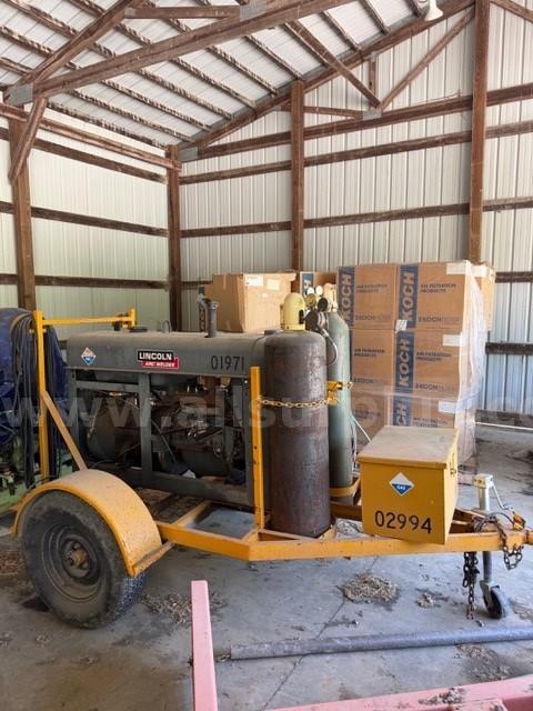 Lincoln SA-200 Welder, Trailered