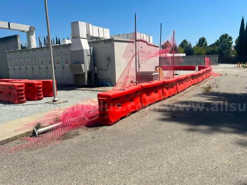 (50+) Temporary Barriers