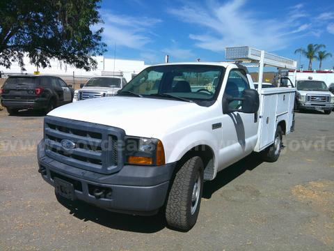 2006 Ford F-350 SD XL 2WD