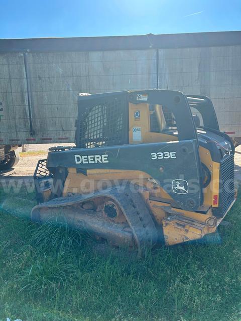 John Deere 333E Skid Steer