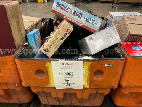 Collectibles: "Toys, Games and Puzzles" (AUG26-0542X)