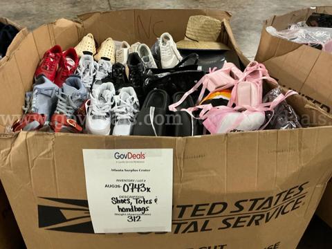 Apparel: Manually Sorted "Shoes, Handbags and Totes" (AUG26-0743X)