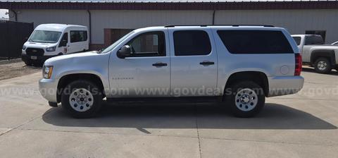 2014 Silver Chevrolet Suburban