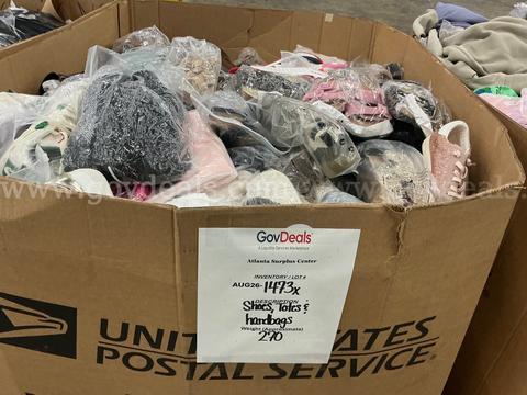 Apparel: Manually Sorted "Shoes, Handbags and Totes" (AUG26-1473X)