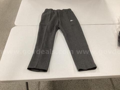 Large Nike Standard Fit Straight Leg Pants