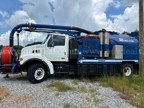 STERLING L7500 VAC-CON TRUCK