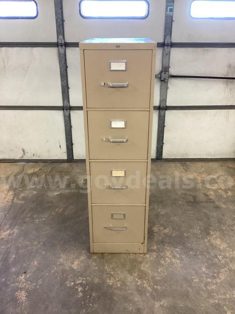 TAN METAL FILING CABINET - 4 DRAWER