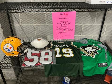 Collectibles: "Autographed Memorabilia" (SEP26-H061X)
