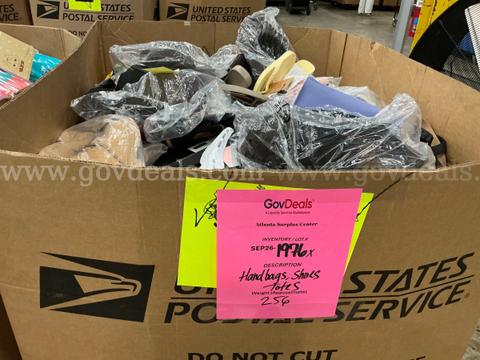 Apparel: Manually Sorted "Shoes, Handbags and Totes" (SEP26-1976X)