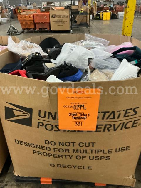 Apparel: Manually Sorted "Shoes, Handbags and Totes" (OCT26-0299X)