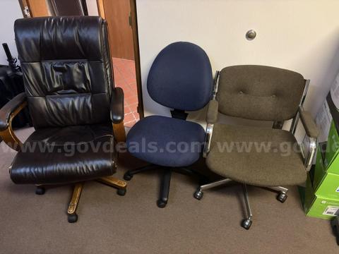 lot of 3 Chairs