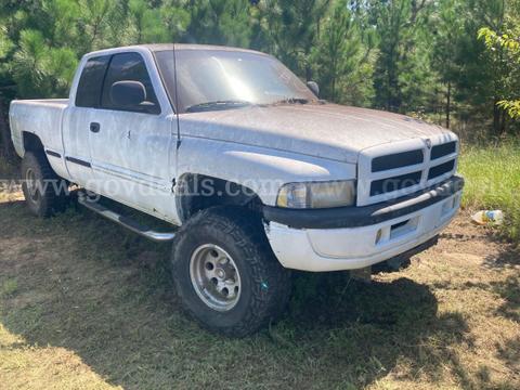 1998 Dodge Ram 1500 Quad Cab 6.5-ft. Bed 4WD - suspension is lifted