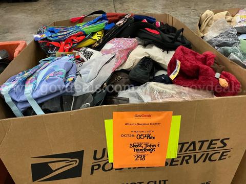 Apparel: Manually Sorted "Shoes, Handbags and Totes" (OCT26-0546X)