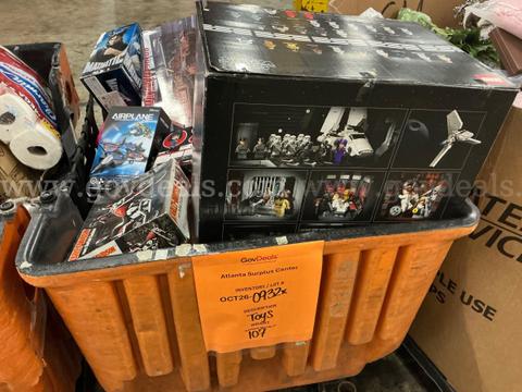 Collectibles: "Toys, Games and Puzzles" (OCT26-0932X)