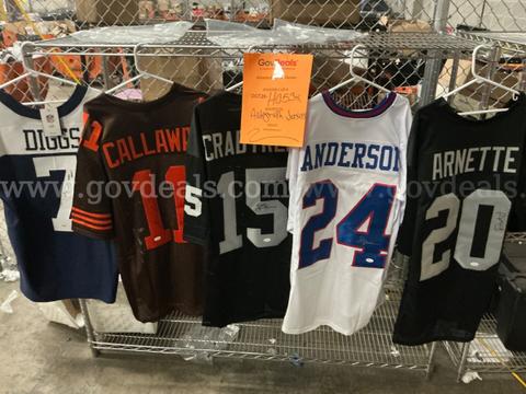 Apparel: "Autographed Sports Jerseys" (OCT26-H053X)