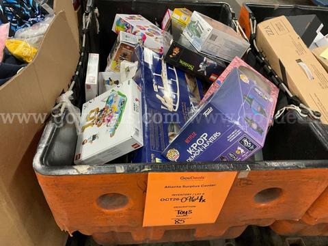 Collectibles: "Toys, Games and Puzzles" (OCT26-0964X)