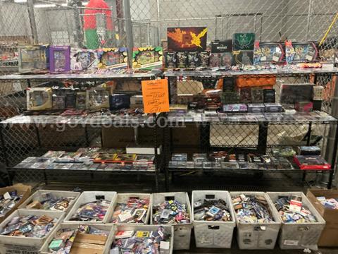 Collectibles: "Trading Cards" (OCT26-H060)