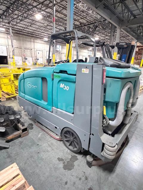 2019 Tennant Sweeper - Scrubber Combo