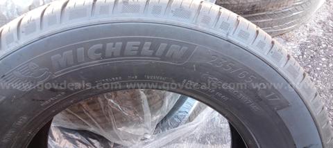 Michelin Primacy All Season Tires 235/65/R17