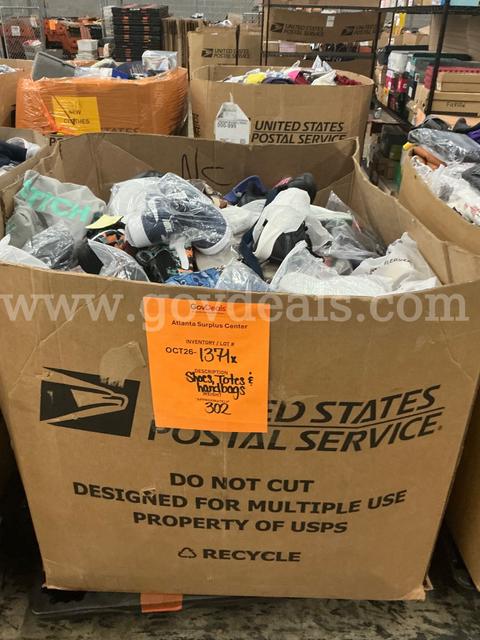 Apparel: Manually Sorted "Shoes, Handbags and Totes" (OCT26-1371X)
