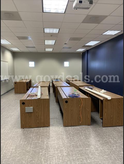9 Tables/Desks