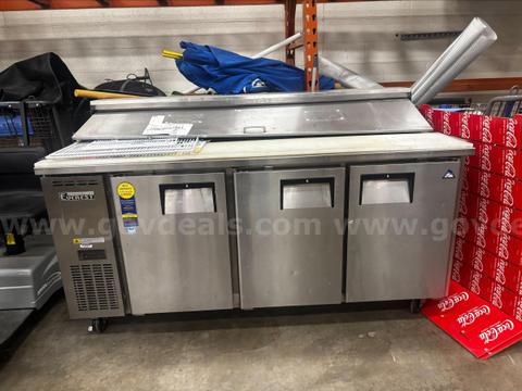 2015 Everest Refrigeration EPR3 6FT Sandwich Prep Table