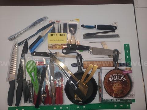Various pieces of kitchen utensils