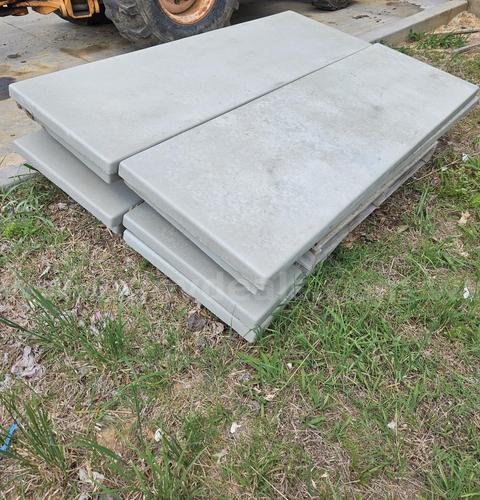CONCRETE SLABS  LOT 538