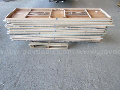 11 Folding Tables