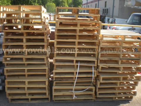 3 stacks of small/med used wooden pallets
