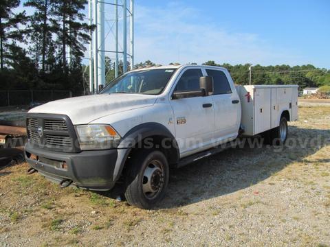 2012 Dodge Ram 5500 Crew Cab 4x4 W/Service Body